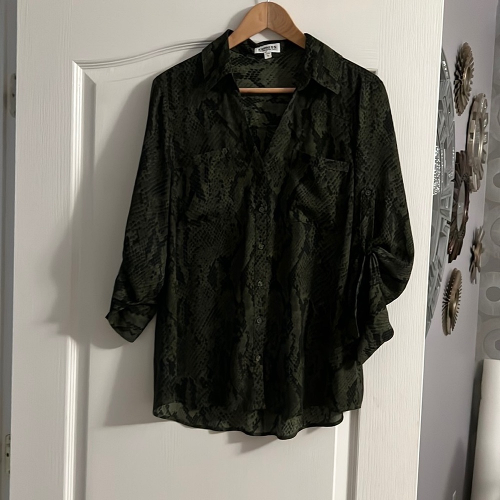 Green python print Express portofino blouse shirt size large